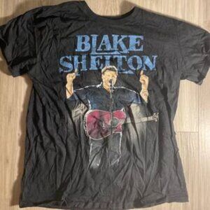2017 Blake Shelton "Doing It to Country Songs" Tour Shirt – Medium -
